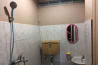 In-room Bathroom Hotel Metro Tanjung Pinang