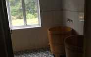 Toilet Kamar 4 Phuong Pham Ta Phin Homestay