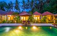 Kolam Renang 2 Crystal Bay Bungalows Nusa Penida