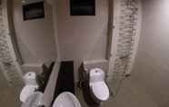 In-room Bathroom 7 Nijaal Private Villa