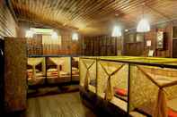 ห้องนอน The Moment Hostel Kanchanaburi