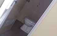 In-room Bathroom 4 Khansa 3 Homestay