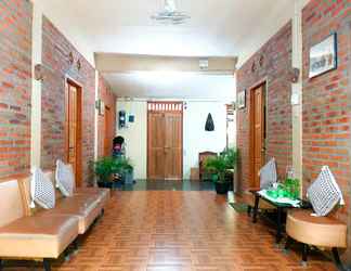 Lobi 2 Ngampilan Backpacker Hostel