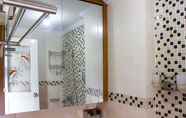 In-room Bathroom 3 Classic Apartment At Kelapa Gading