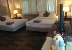 ห้องนอน 6 Crescent Bay Resort