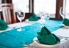Nhà hàng 6 Emerald Cruise