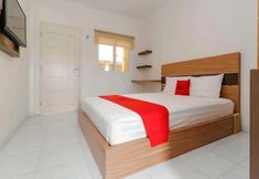 Bedroom 2 RedDoorz Plus near Palembang Square Mall