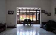 Common Space 3 Rumah Resik Guesthouse		