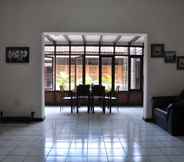 Common Space 3 Rumah Resik Guesthouse		