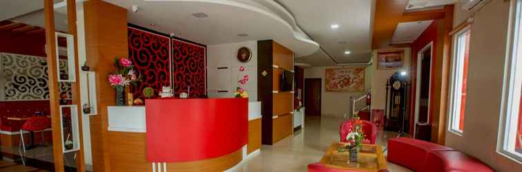 Lobi Red 9 Hotel