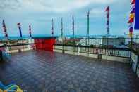 Nearby View and Attractions Red 9 Hotel