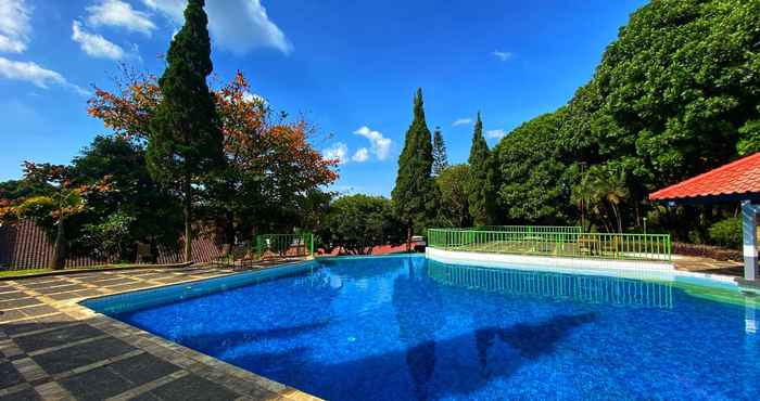 Swimming Pool Grand Whiz Hotel Bromo