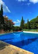 SWIMMING_POOL Grand Whiz Hotel Bromo