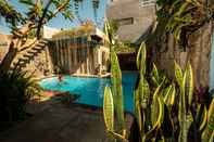 Swimming Pool Nextdoor Homestay