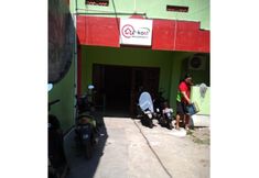 Exterior 4 Homestay at Ekost Madubronto (Khusus Putra)