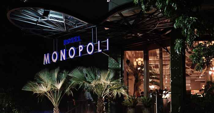 Bangunan Hotel Monopoli