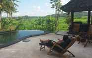 Kolam Renang 3 Villa Blue Steps