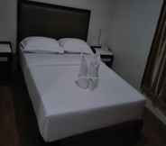 Bedroom 7 Meaco Royal Hotel - Tabaco