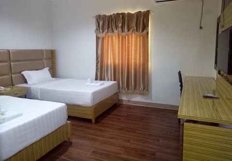 Bedroom Meaco Royal Hotel - Tabaco
