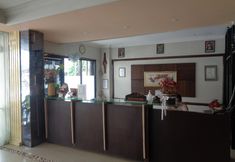 Lobi 7 Capital O 3433 Hotel Plaza