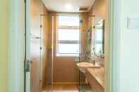 In-room Bathroom Summerton Luxury Suites By D Imperio Homestay