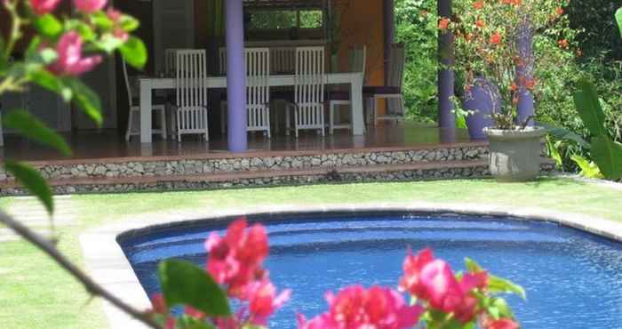 Swimming Pool Villa Cepaka