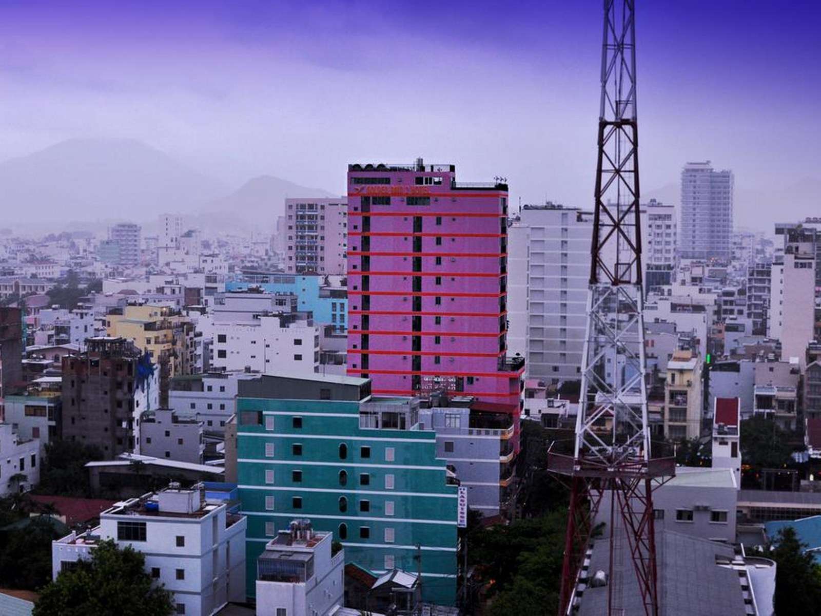 Golden Rain 2 Hotel Nha Trang Khách sạn Nha Trang gần trung tâm