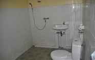 Toilet Kamar 7 Manu Homestay