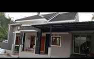 Exterior 5 2 Bedroom Homestay at Larasati 2