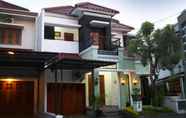 Luar Bangunan 2 5 Bedroom at Sheehan Guesthouse