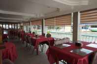 Restaurant Holiday Karimun Hotel