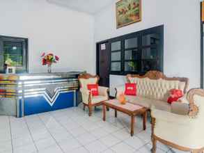 Lobby 4 OYO 3424 Hotel Bitung