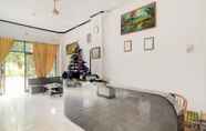 Lobby 6 OYO 3424 Hotel Bitung