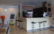 Bar, Cafe and Lounge 6 Le'man Hotel Lampung