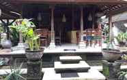 Luar Bangunan 4 Umah Sanga Homestay