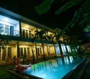 Swimming Pool 4 Asung Guesthouse 