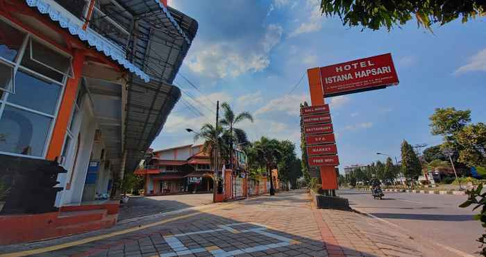 Luar Bangunan Istana Hapsari Hotel