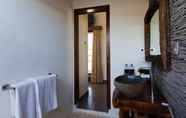 In-room Bathroom 5 The Samara Villas & Restaurant