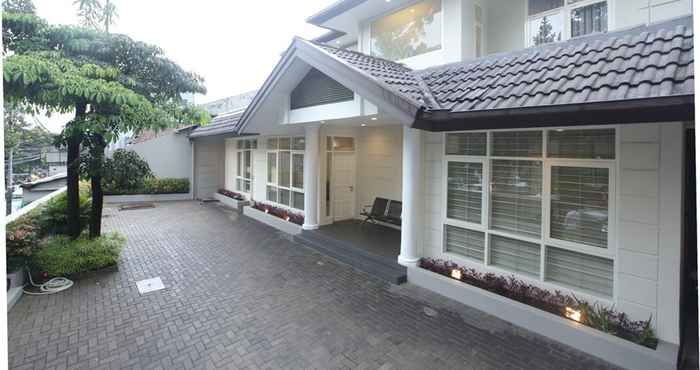 Lobi Dago 207 GuestHouse