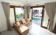 บาร์ คาเฟ่ และเลานจ์ 4 Villa Latanza Bali 