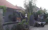 Bên ngoài 2 Rajuna Homestay Lembongan