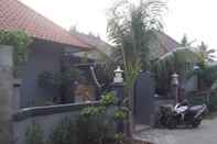 ภายนอกอาคาร Rajuna Homestay Lembongan