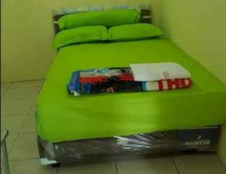 Kamar Tidur 2 Losmen Container Papatku