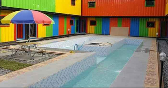 Swimming Pool Losmen Container Papatku