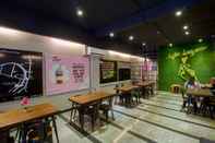 Bar, Cafe and Lounge My Studio Hotel Juanda Airport Surabaya