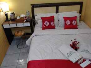 Bedroom Istana Bunga Rancamaya Guest House Bogor