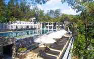 Swimming Pool 4 Melia Bavi Mountain Retreat