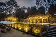 Swimming Pool Melia Bavi Mountain Retreat