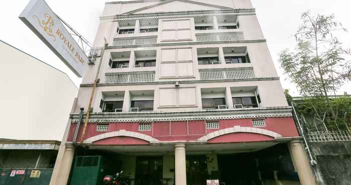 Exterior Super OYO 406 Royal Parc Inn & Suites