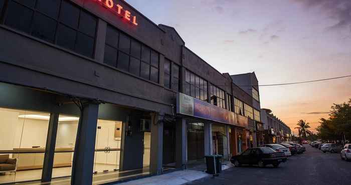 Exterior T Hotel Anggerik 